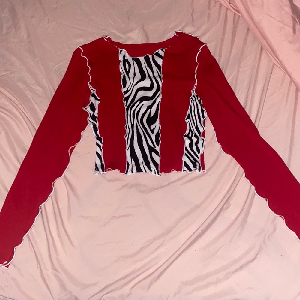 Long sleeve lettuce zebra print top